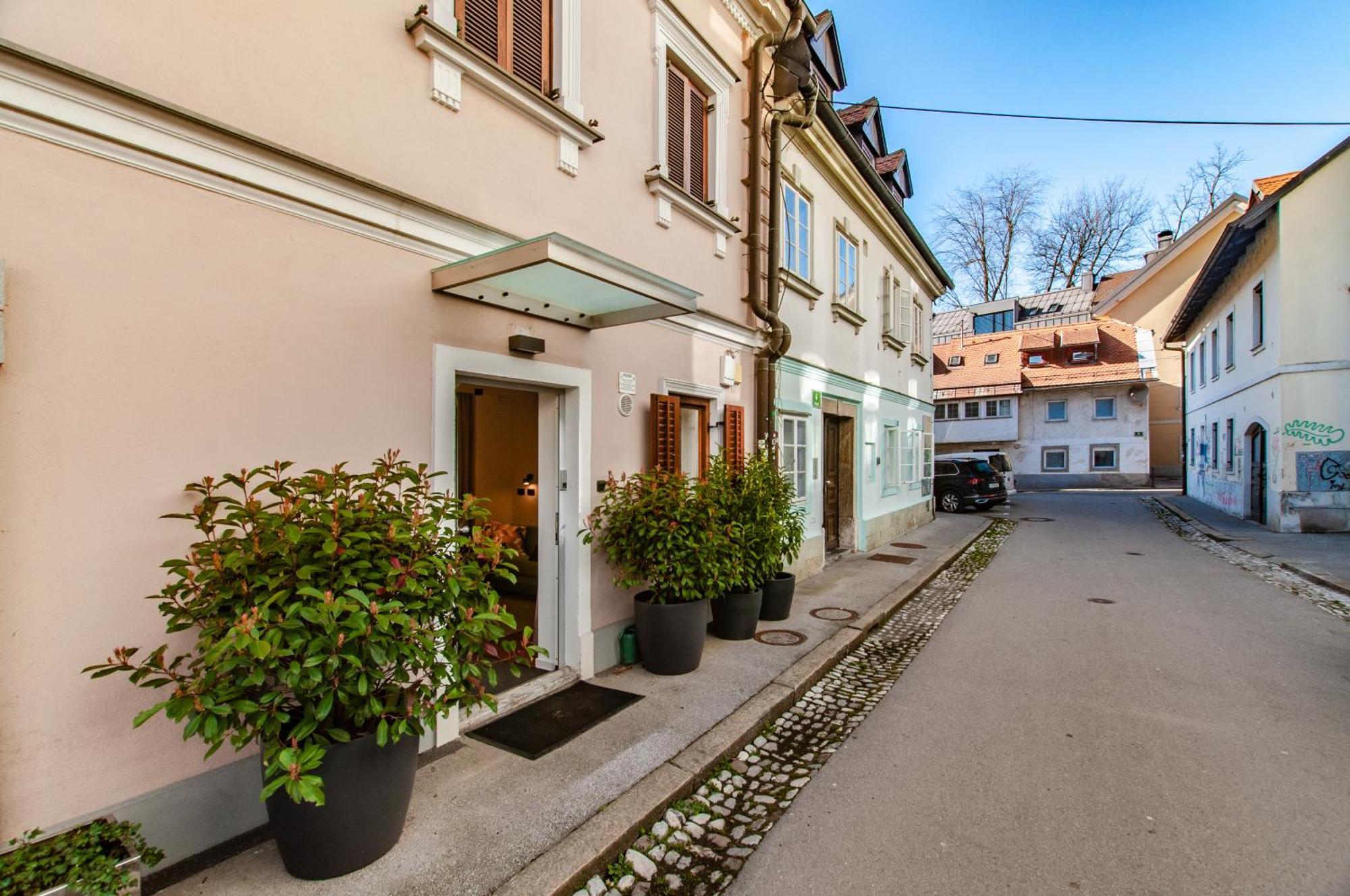Six In The City Apartment, Ljubljana Exterior photo
