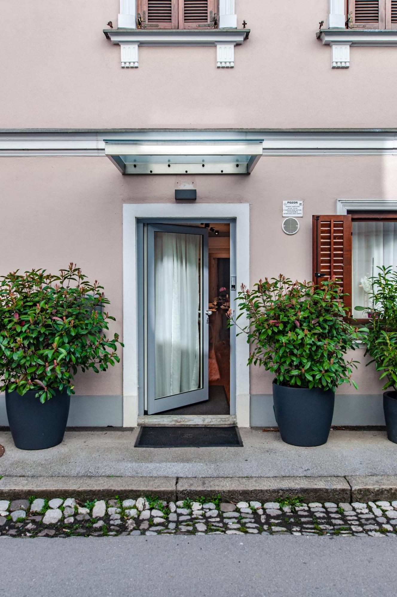 Six In The City Apartment, Ljubljana Exterior photo
